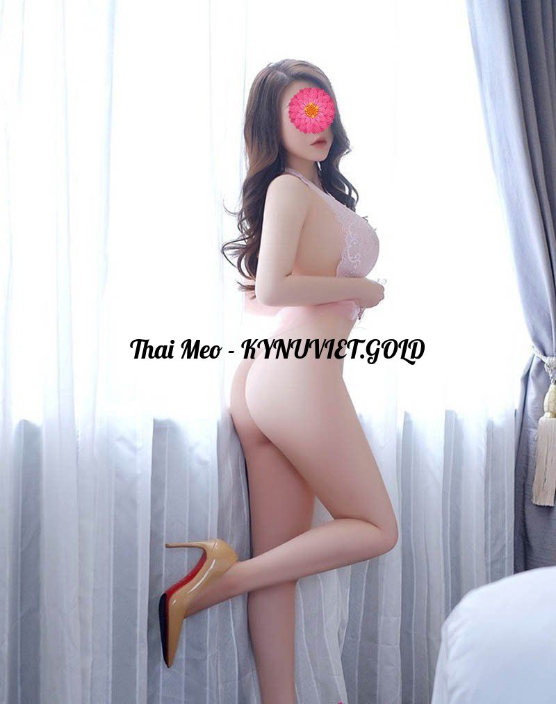reup-tue-lam-ngot-body-xinh-duyen-trang-hong-vu-mong-mup-nuot-2087762-original.jpg